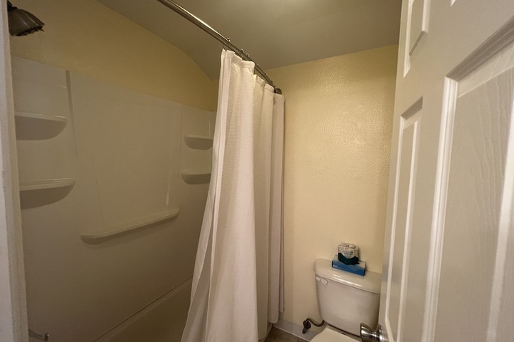 Room 42 of 173