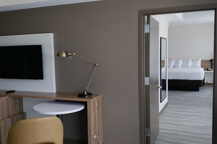 Room 29 of 64