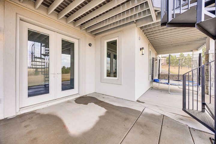 Spacious Southern Colorado Home w / Mountain Views