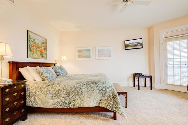 Room 112 of 191