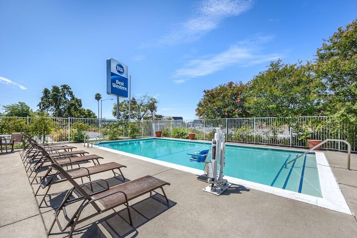 Pool 3 of 30