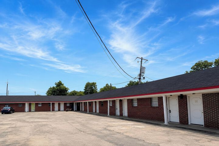 Southern Inn Lake Village Near Greenville MS 1