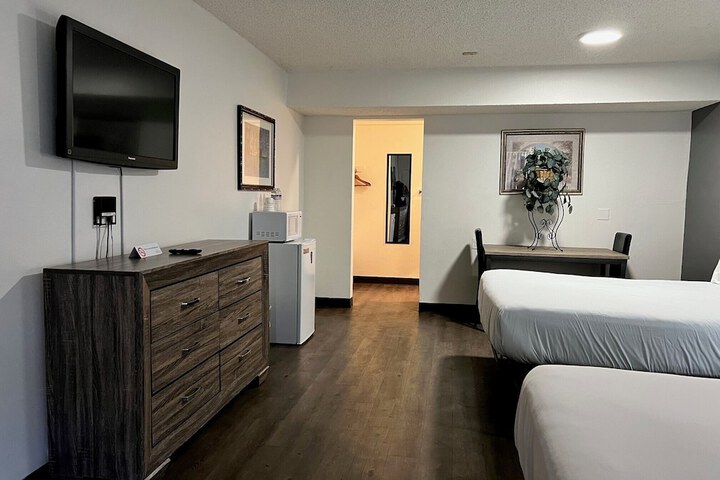 Room 10 of 15