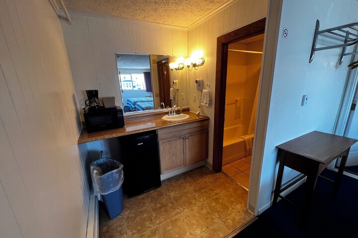 Room 43 of 86