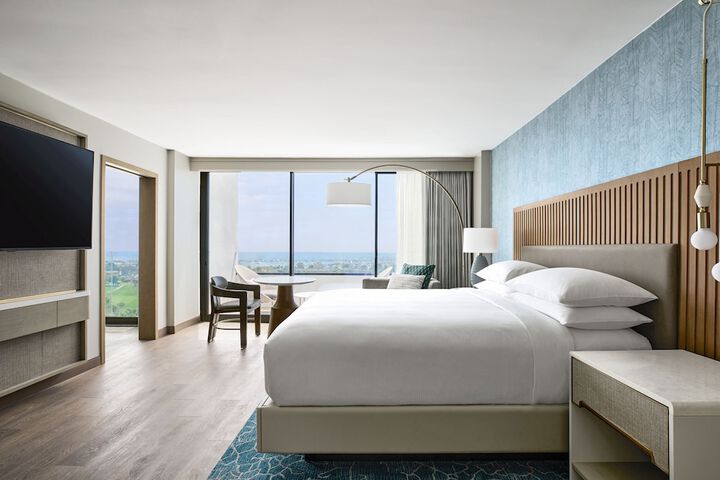 VEA Newport Beach a Marriott Resort & Spa