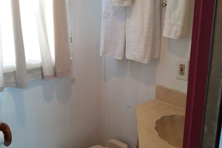 Room 44 of 142