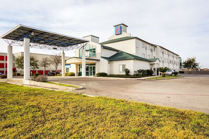 Hotel 3 of 58