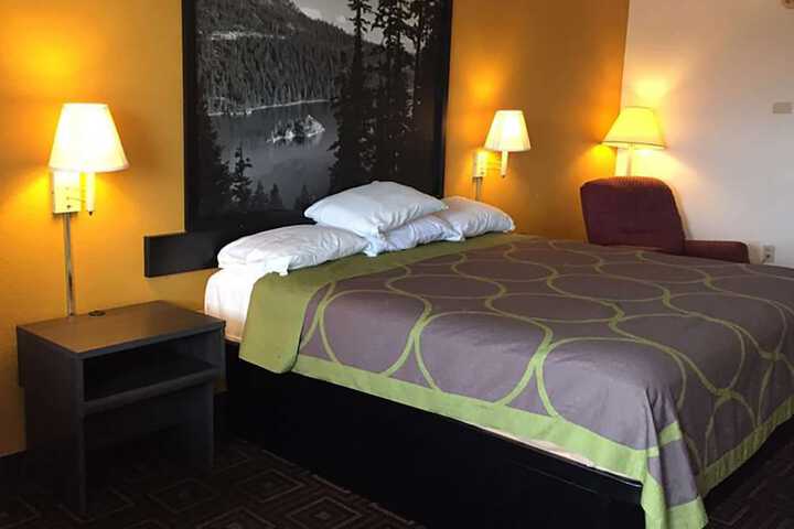 Room 20 of 29