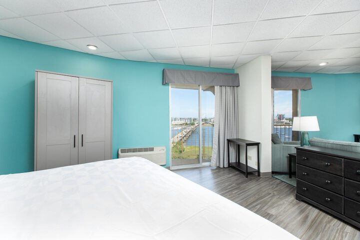 Room 32 of 58