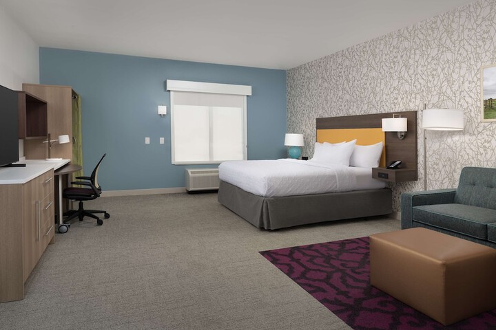 Room 18 of 37