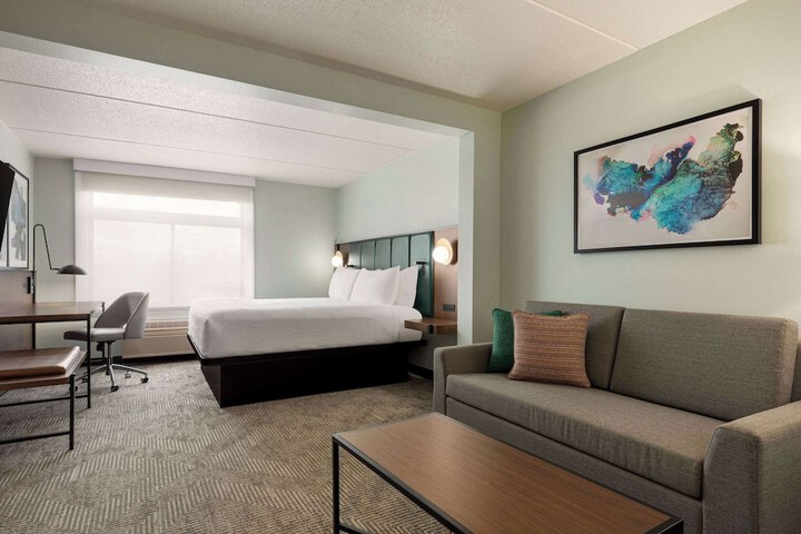 Wingate by Wyndham Green Bay / Airport
