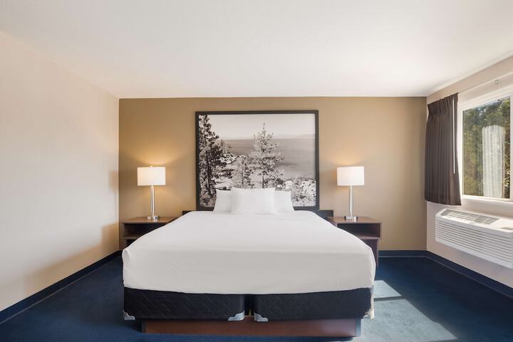 Room 10 of 38