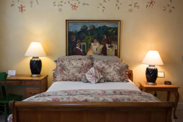Room 9 of 29