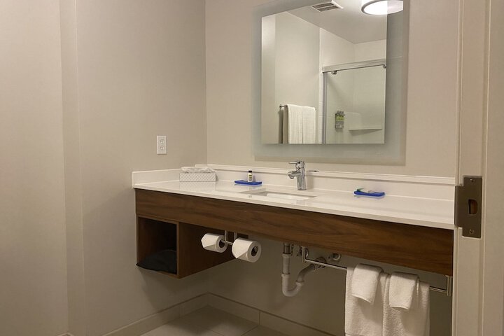 Holiday Inn Express Hotel & Suites Logansport by IHG