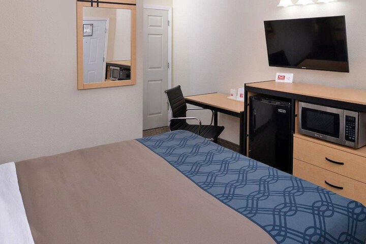 Room 16 of 26