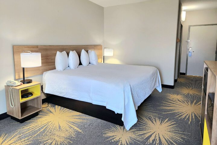 Room 16 of 37