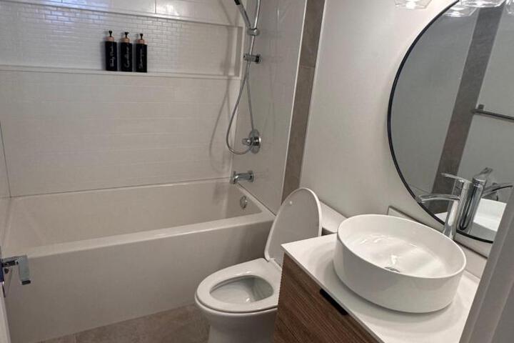Victorias Family Oceanside Retreat brand new 2br basement