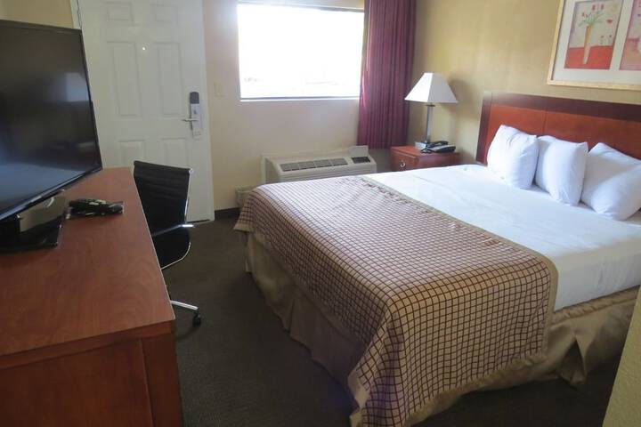 Room 23 of 26