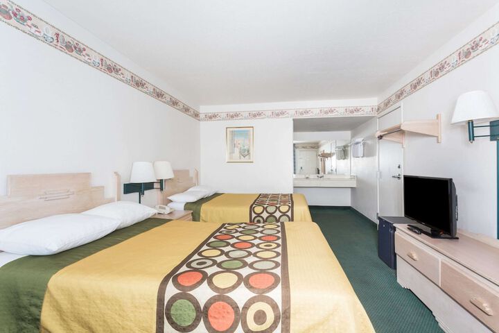 Room 5 of 15