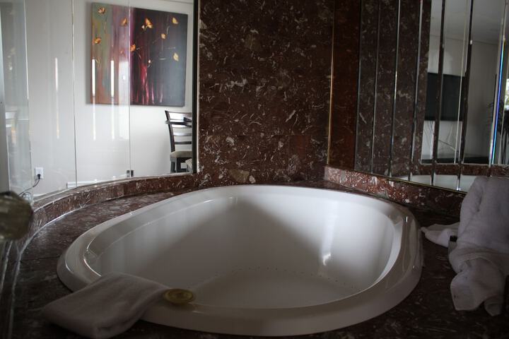Hot Tub 43 of 47