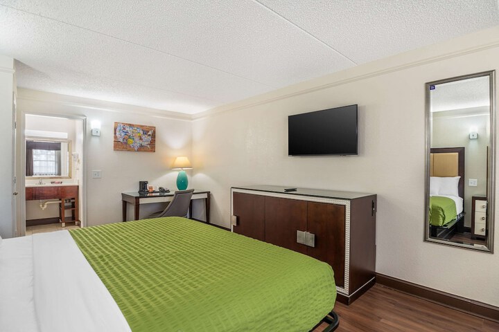 Room 42 of 46