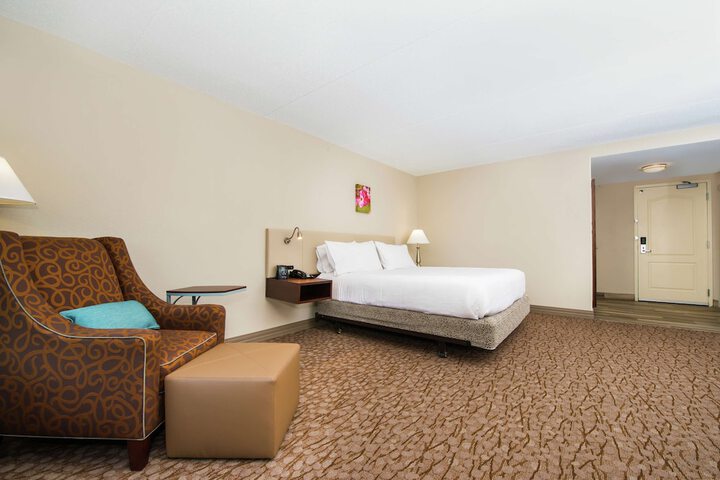 Room 16 of 30