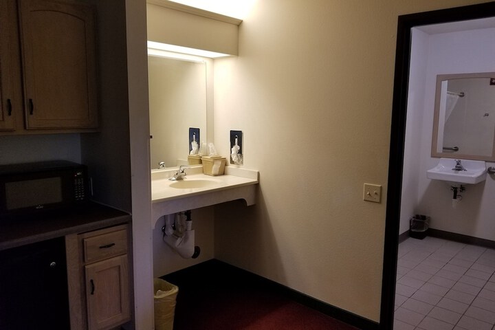 Room 166 of 232