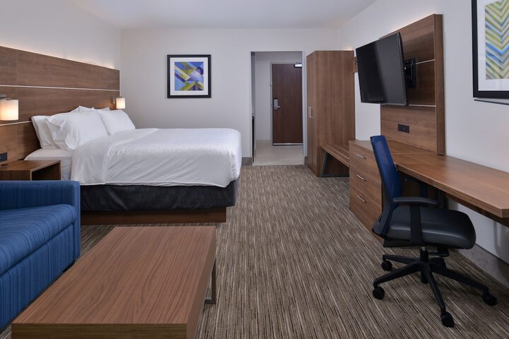 Room 25 of 64