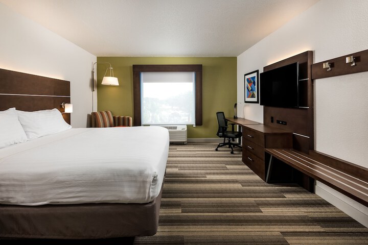 Room 19 of 38