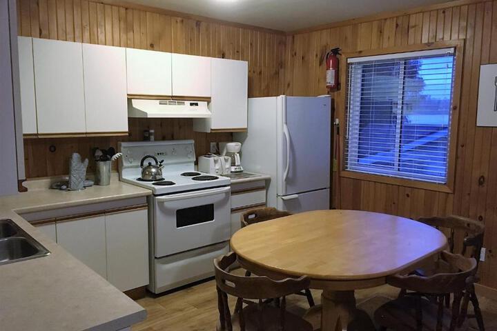 Merland Park Cottages and Motel