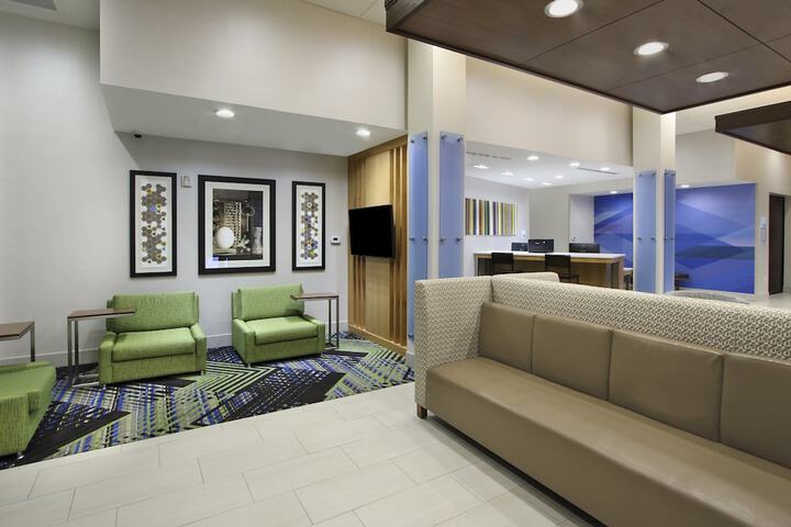 Holiday Inn Express & Suites Dallas-Frisco NW Toyota Stdm by IHG