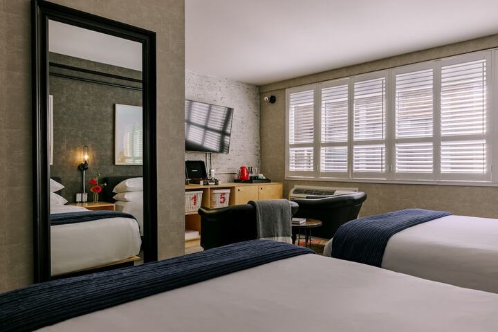 Room 32 of 55