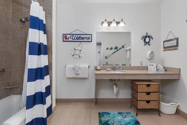 Beach House Inn & Suites