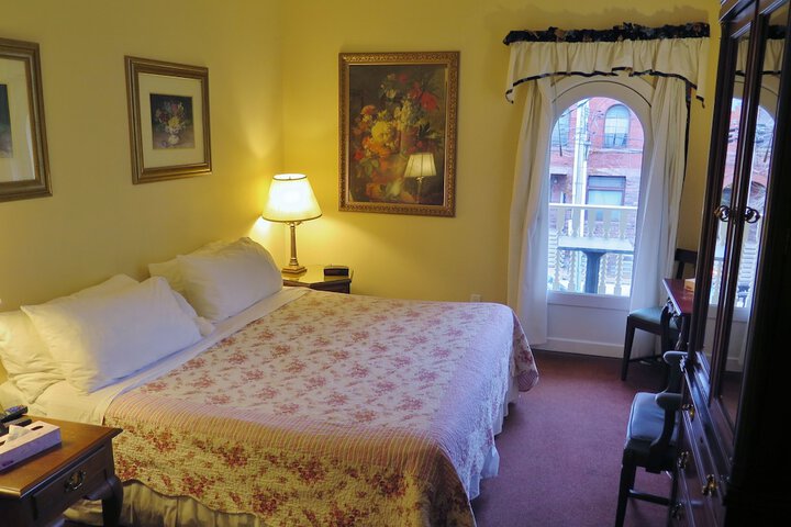 Room 18 of 42