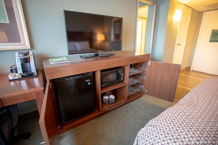 Lounge 55 of 77