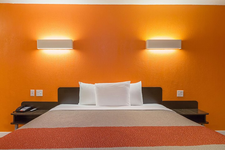 Motel 6 Garland TX - Northeast Dallas