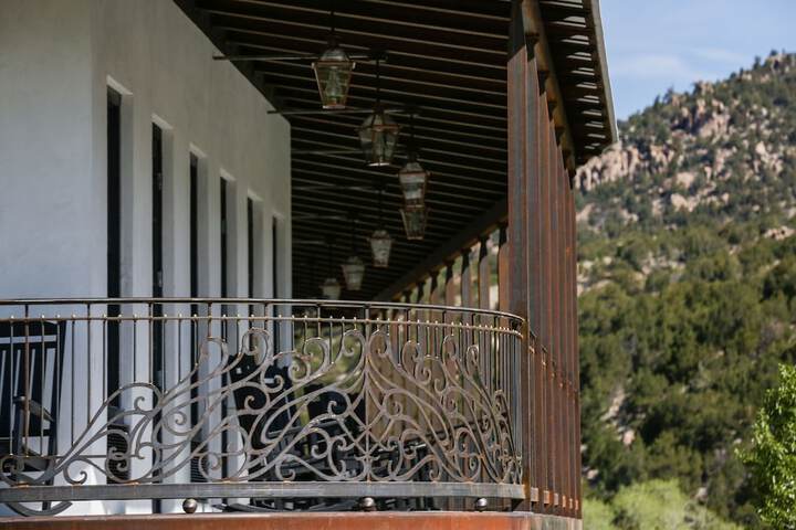 Hotel 3 of 86