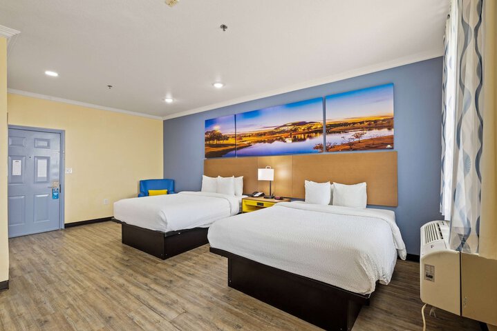 Room 35 of 68