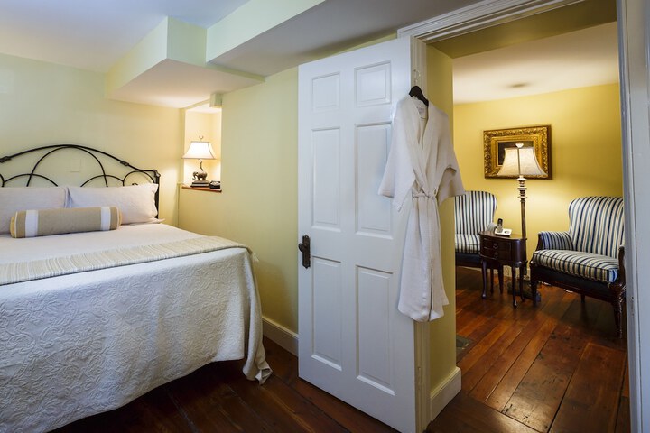 Room 144 of 166