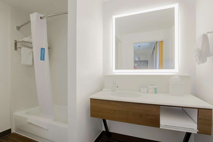 Room 42 of 62