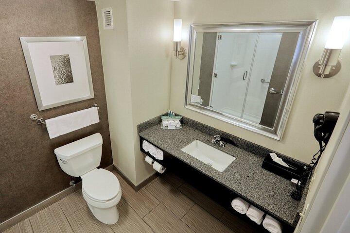 Room 15 of 48