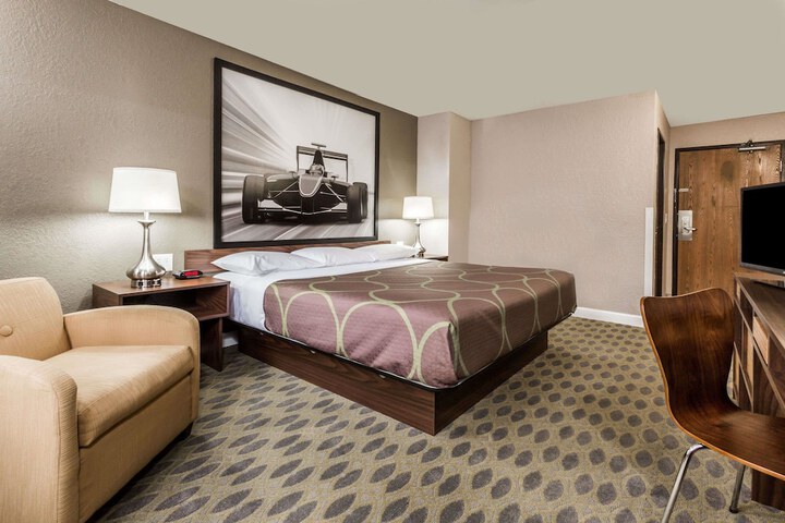 Room 10 of 20