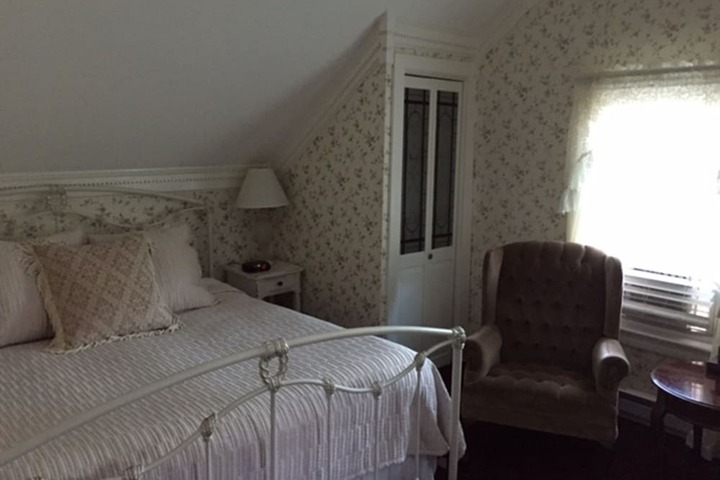 Room 28 of 54