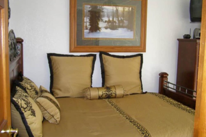 Room 10 of 22