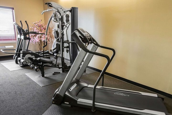 Comfort Inn Crystal Lake - Algonquin