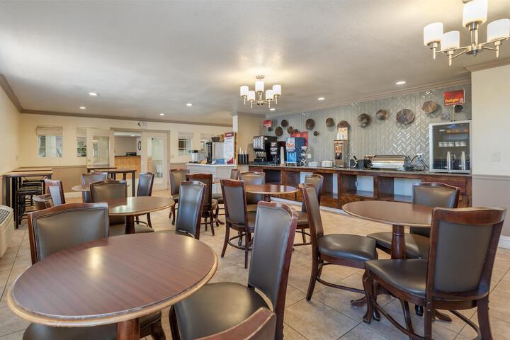Best Western Plus John Jay Inn & Suites