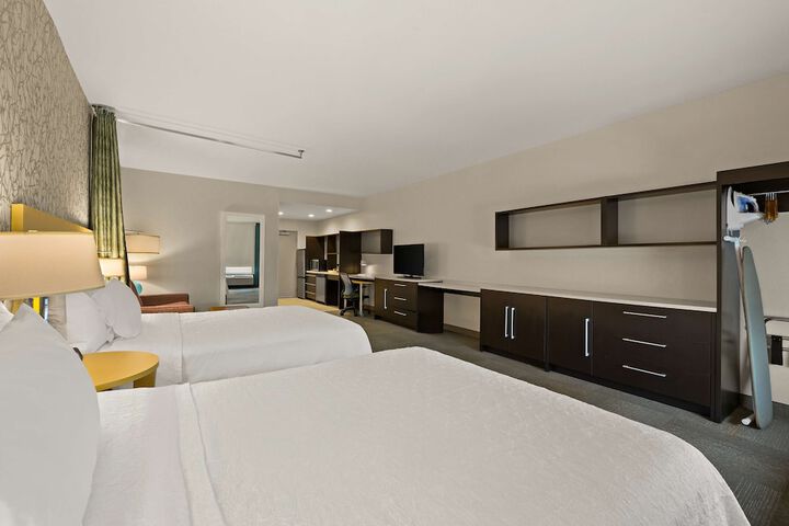 Room 32 of 41