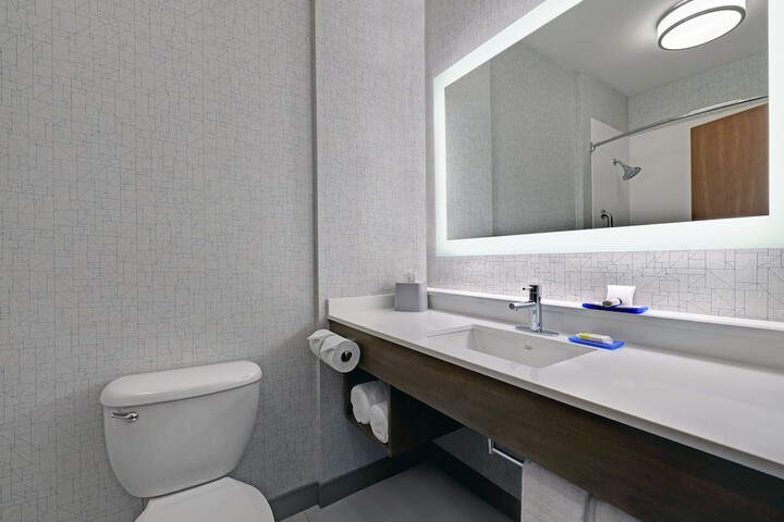 Holiday Inn Express Hotel & Suites NEWPORT by IHG
