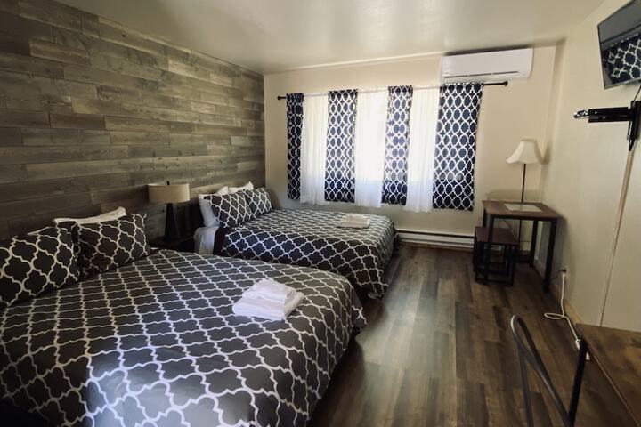Room 6 of 16