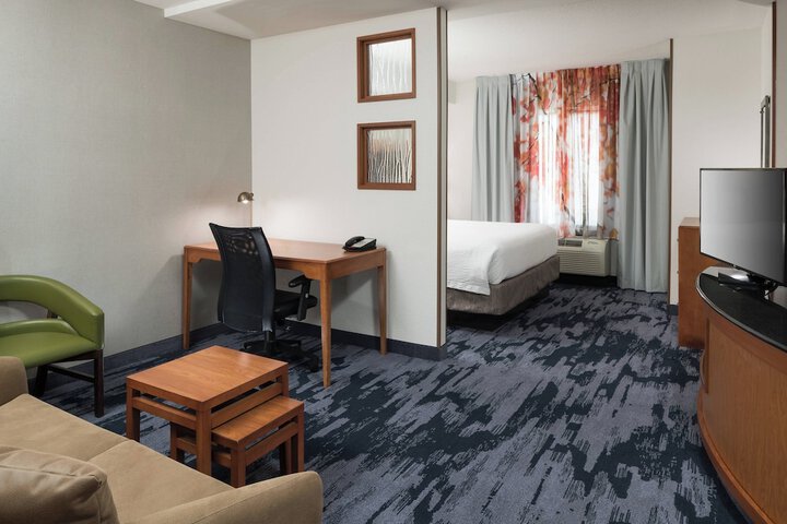 Room 14 of 28